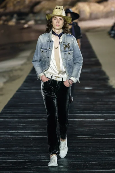 Look 38